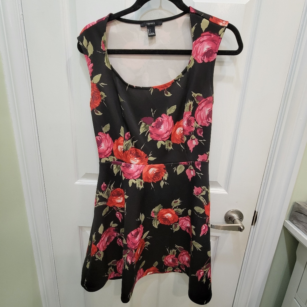 Forever 21 Cap Sleeve Floral Open Back Skater Dress (Size L)